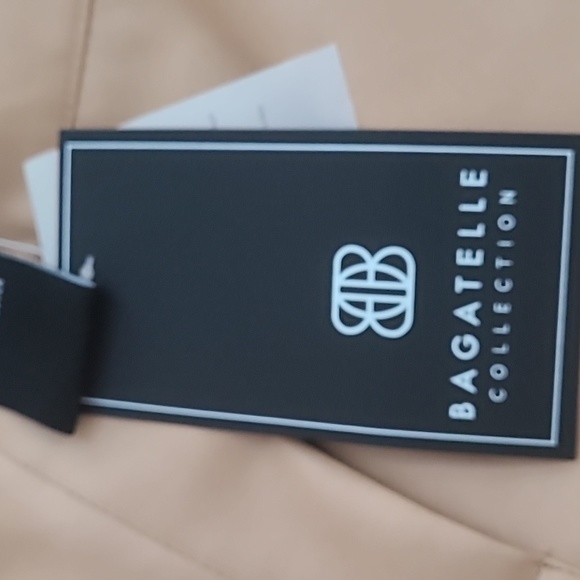 BAGATELLE COLLECTION CHOPPED WIDE LEG FAUX LEATHER PANTS SIZE MEDIUM - Picture 2 of 9